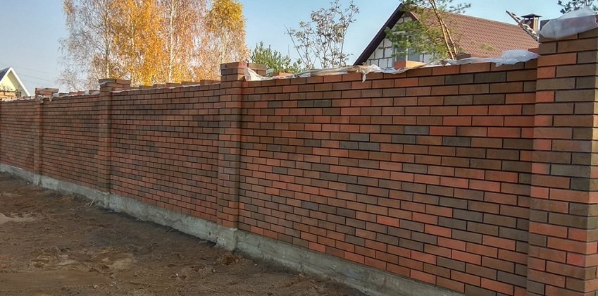 кирпичные заборы строительство
